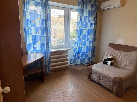 Здам  1 кімнатну кв. Тополя 2 будинок 23