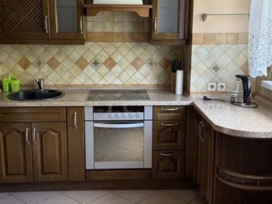 Сдам 4 ком квартиру , центр , уютная , светлая ,