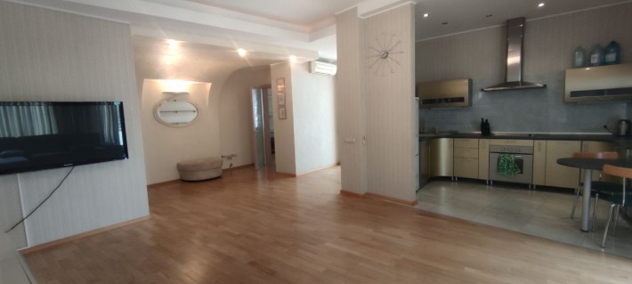 Квартира 90м2, Центр, ул. Вознесенская 50,паркоместо, охрана - фото 1