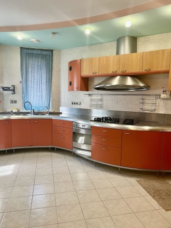 Здам 4к 180 м2 ЦЕНТР  Виконкомівська - Кельнський бульвар - фото 1