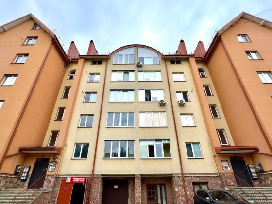 ПРОДАЄТЬСЯ ПРОСТОРИЙ гараж+технічне приміщення (в сучасному будинку) Супер пропозиція Коломия