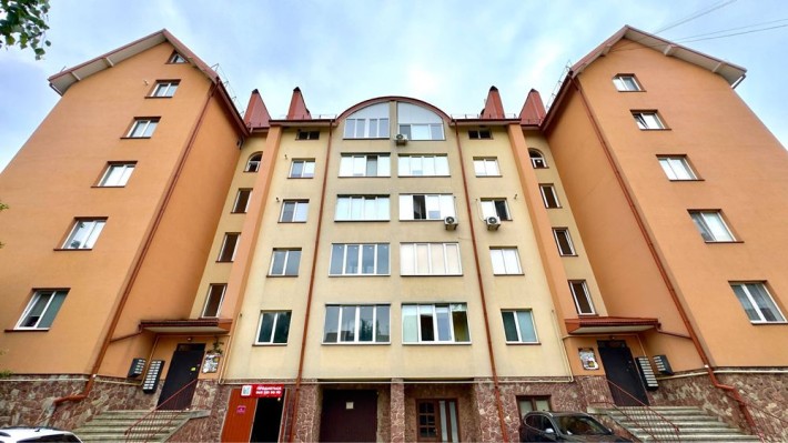 ПРОДАЄТЬСЯ ПРОСТОРИЙ гараж+технічне приміщення (в сучасному будинку) Супер пропозиція - фото 1