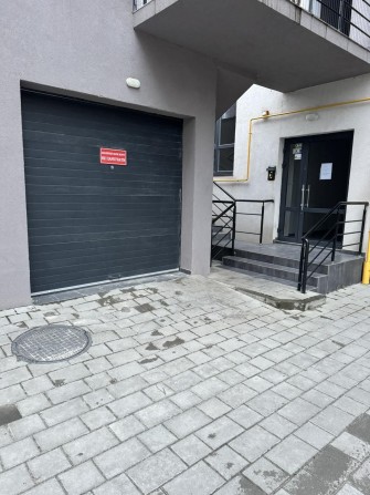 Гараж центр м. Стрий вул. Шевченка 111б ЖК PARK HALL 33 м2 на 2 авто - фото 1