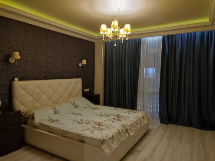 Сдам  2 х комнатную квартиру в хорошем районе на Бочарова - фото 1