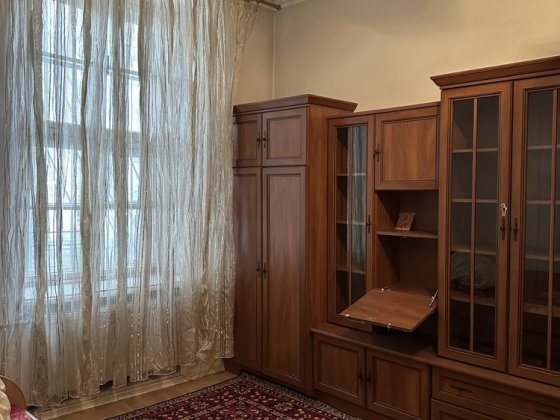 Сдам 3-х комнатную квартиру в центре район пед.института