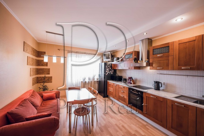 Оренда 3кімнатної квартири біля метро Харківська/просп. Бажана 5Г - фото 1