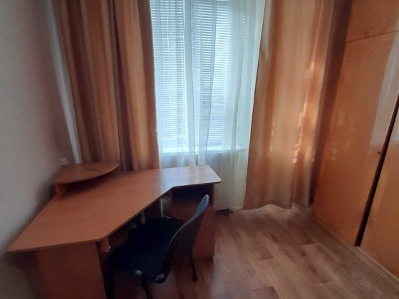 Сдам 1 ком кв с ремонтом м. Холод Гора. 6000 гр + свет.