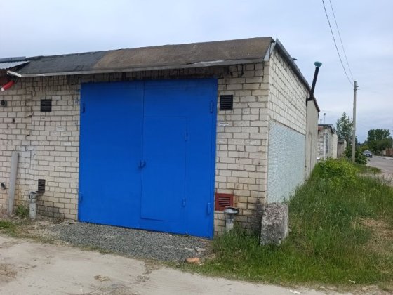 Продам гараж біля околиці Вараш