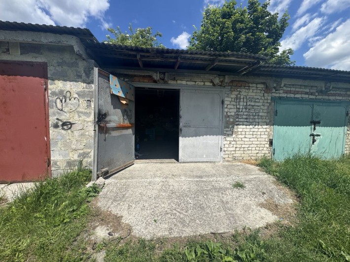 Гараж в Квасилові - фото 1