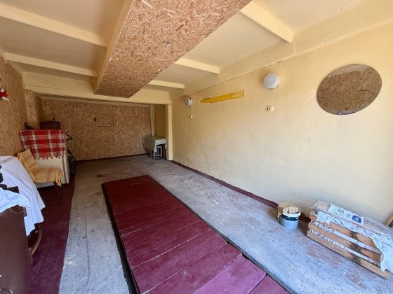 Продаж гаража з документами в Бучі 48м2, чистий охайний з підвалом Буча