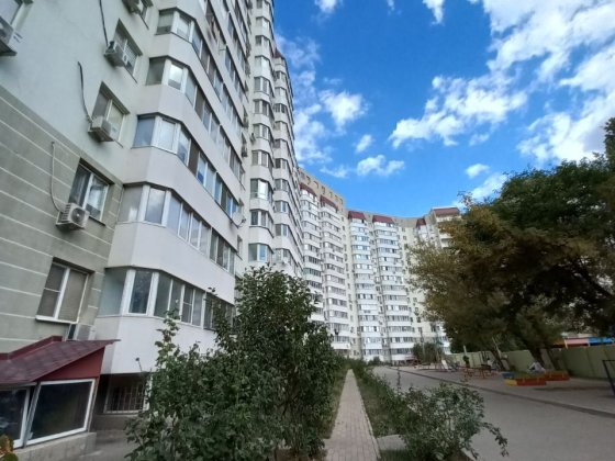 Сдам 3-ком квартиру 100м в Одессе ул Шотарус Тавелли , Новый дом,