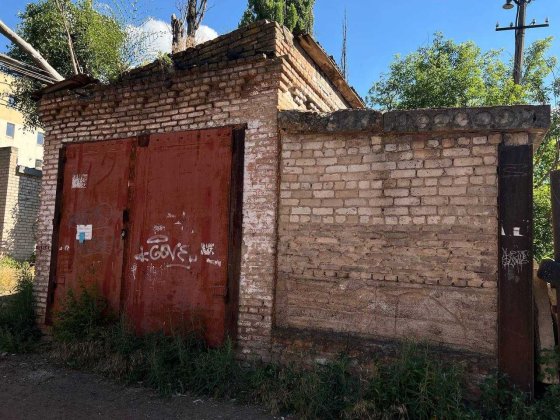Продається капітальний гараж \ бокс з майстернею