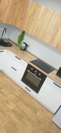 Сдам 2х комн квартиру м. Дворец спорта в новострое - фото 1