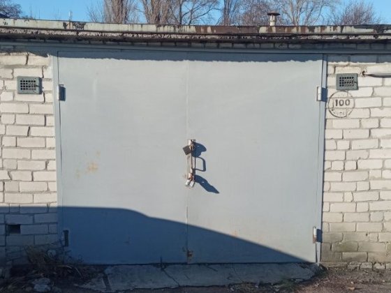 Продам капітальний гараж. Черкассы