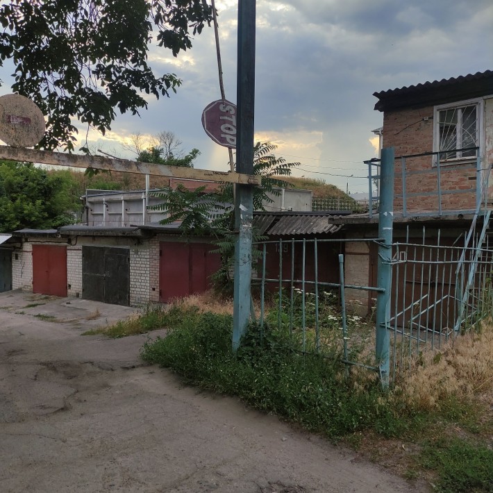Гараж в центрі міста - фото 1