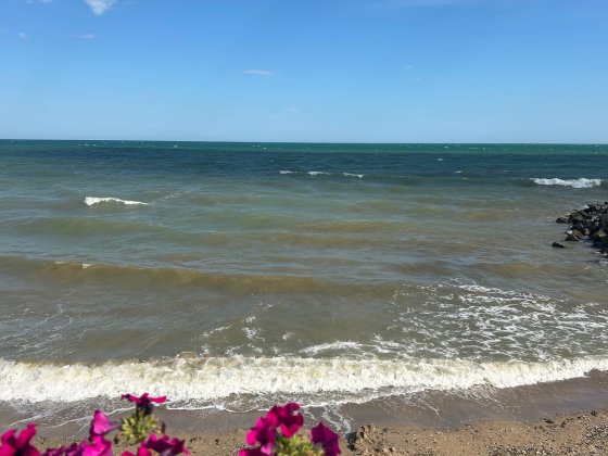 Здам квартиру в Одесі біля Обласної лікарні на місяць. Можно на липень чи серпень бронювати. Одеса