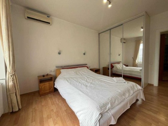 Простора 4-кімнатна квартира 100 м² у центрі Києва — Шота Руставелі, 20Б Київ
