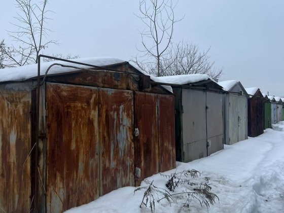 Продам гараж з місцем в гаражному кооперативі вул. Авіаційна 24А Львов