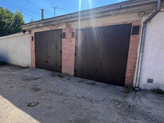 Продаж 2х гаражів вул. Максимовича 15 ГК Львів