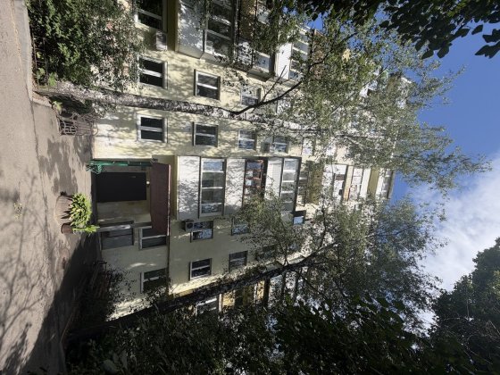 Продам 2 кімнатну квартиру м.Печерська. Леси Украінки 14а Київ