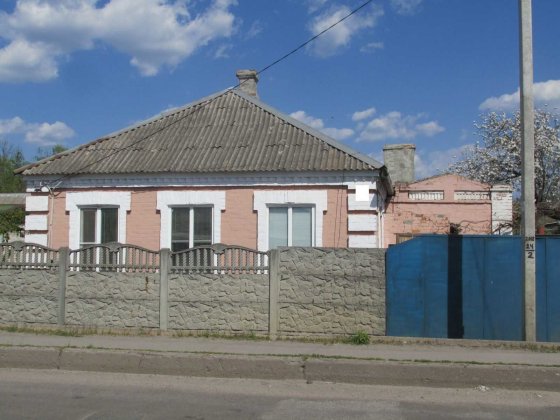 Продам газифікований будинок по вул. Садовій (р-н Бам - Дитяча лікарня) Олександрія