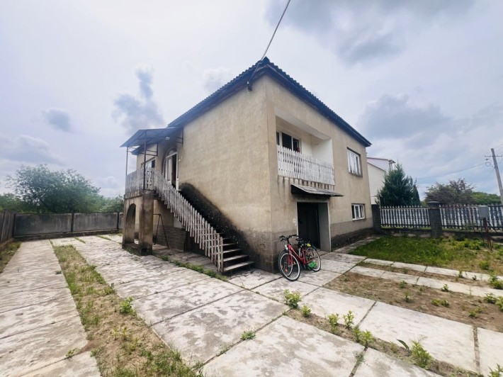 Продаж цегляного будинку в м.Берегове, 186 кв.м , 10 соток ділянки. - фото 1