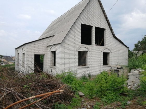 Продам будинок (ділянка 6 соток)