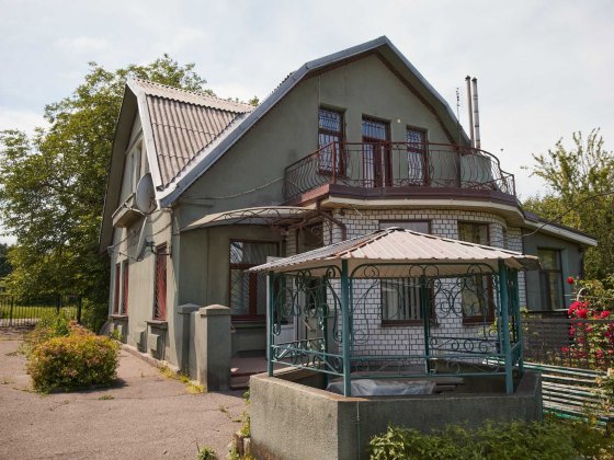 Просторий будинок 182,6 м² на ділянці 15,5 сотки + гараж від власника Кам'янське