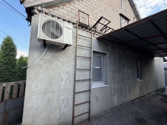 Продам 1/2 частину будинку Каменское