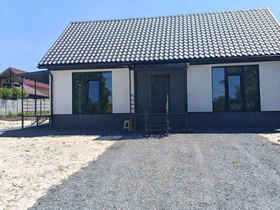 Продам современный новый до 85 кв.м. на участке 12 соток в пгт Высокий(Научный) Високий