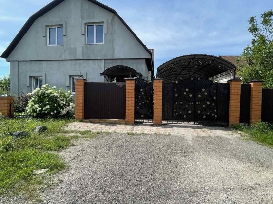 Терміново!!!Продам одноповеховий будинок з мансардною кришею, р-н 6-ї школи. Розглядаю продаж по сер Глухів