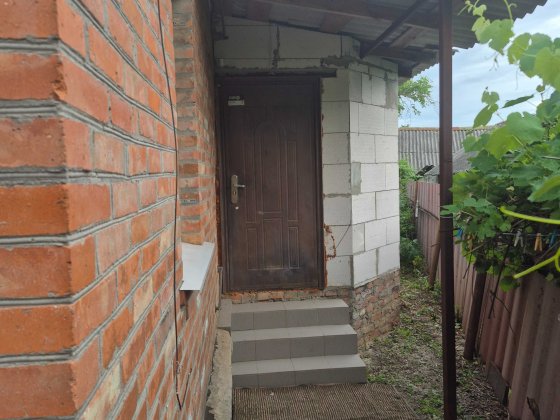 Продам дом на 2 входа Высокий Високий