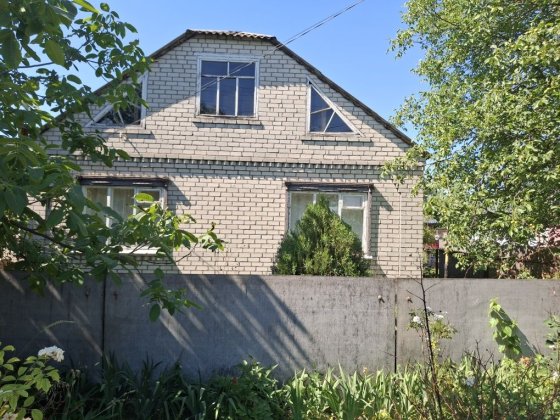Продається будинок з ділянкою у  м.Знам'янка Знаменка