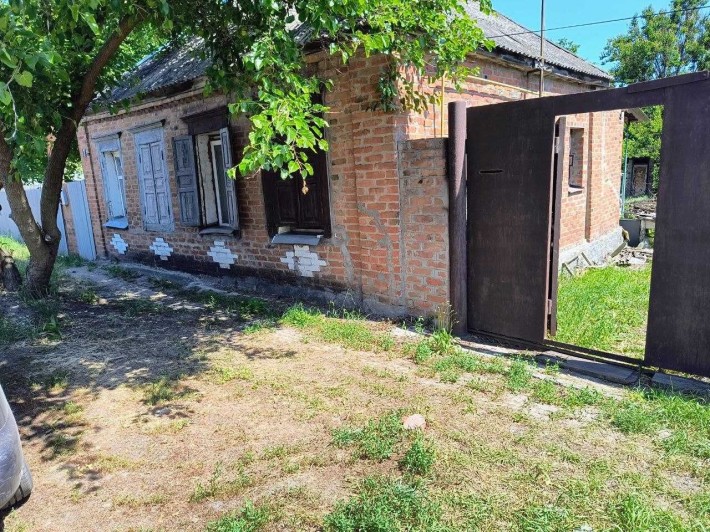 1/2 будиночку в Зміїві - фото 1
