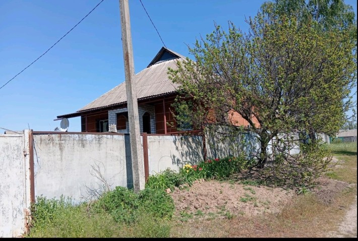 Продам полдома Змиёв Харьковская область..Недорого. - фото 1