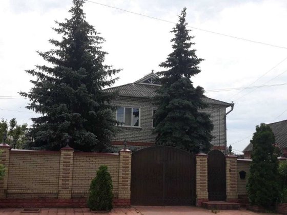 Продається просторий 2-поверховий будинок у м. Ізюм (ділянка 10 соток) Ізюм