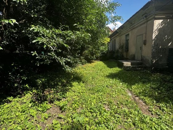 Продам частину будинка в центрі Кам'янець-Подільський