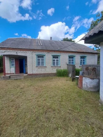 Продам добротний будинок в с.Ходачки Коростенський району - фото 1