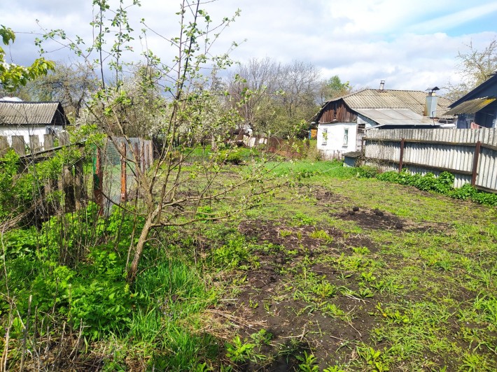 Продам пів будинку із земельною ділянкою - фото 1