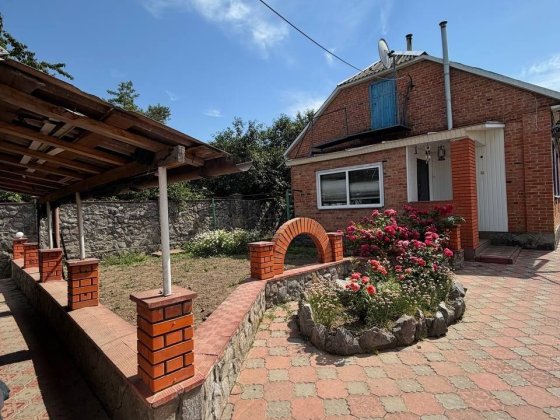 Продам будинок  по вул.Матросова Лубни