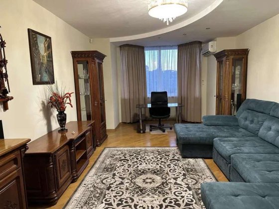 Простора та світла 3-кімнатна квартира площею 105 м² у сучасному будинку на Позняках пр-т Григоренко Київ