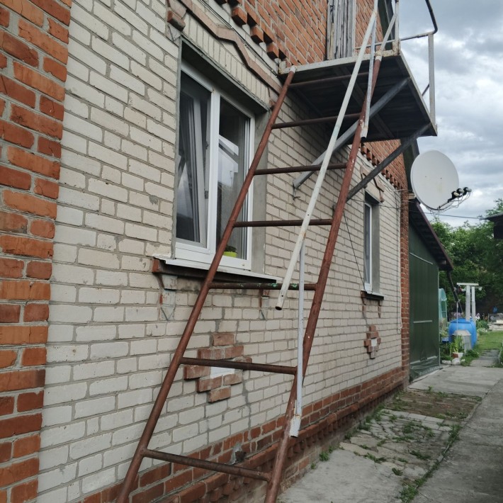 Продажа 2 дома на 1 участке г.Мерефа удобный рн - фото 1
