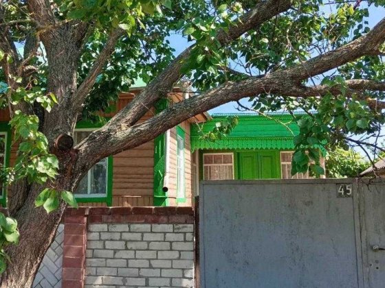 Затишний будинок у Ніжині з садом і піччю Нежин