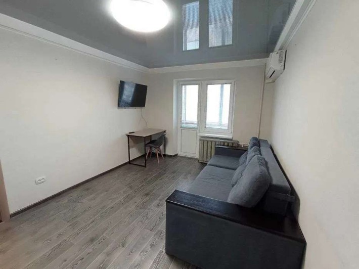 Продаж 1 кімн. по вул. Героів полку Азов 28 Б - фото 1