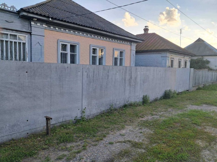 Затишний будинок в тихому мікрорайоні міста Прилуки - фото 1