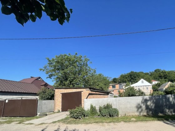 Продам  гарний  будинок Ромни