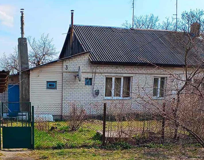 продається будинок у місті Сарни - фото 1