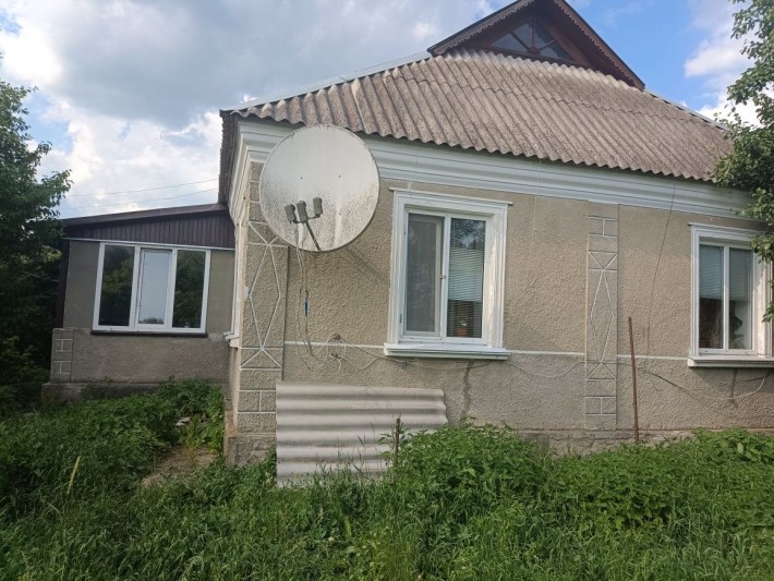 Продаж будинку біля лікарні - фото 1