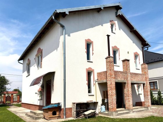 Продаж двохповерхового будинку у с.Нежухів Стрый