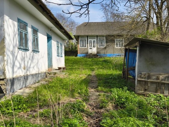 Продаж будинку в сільській місцевості Хотин